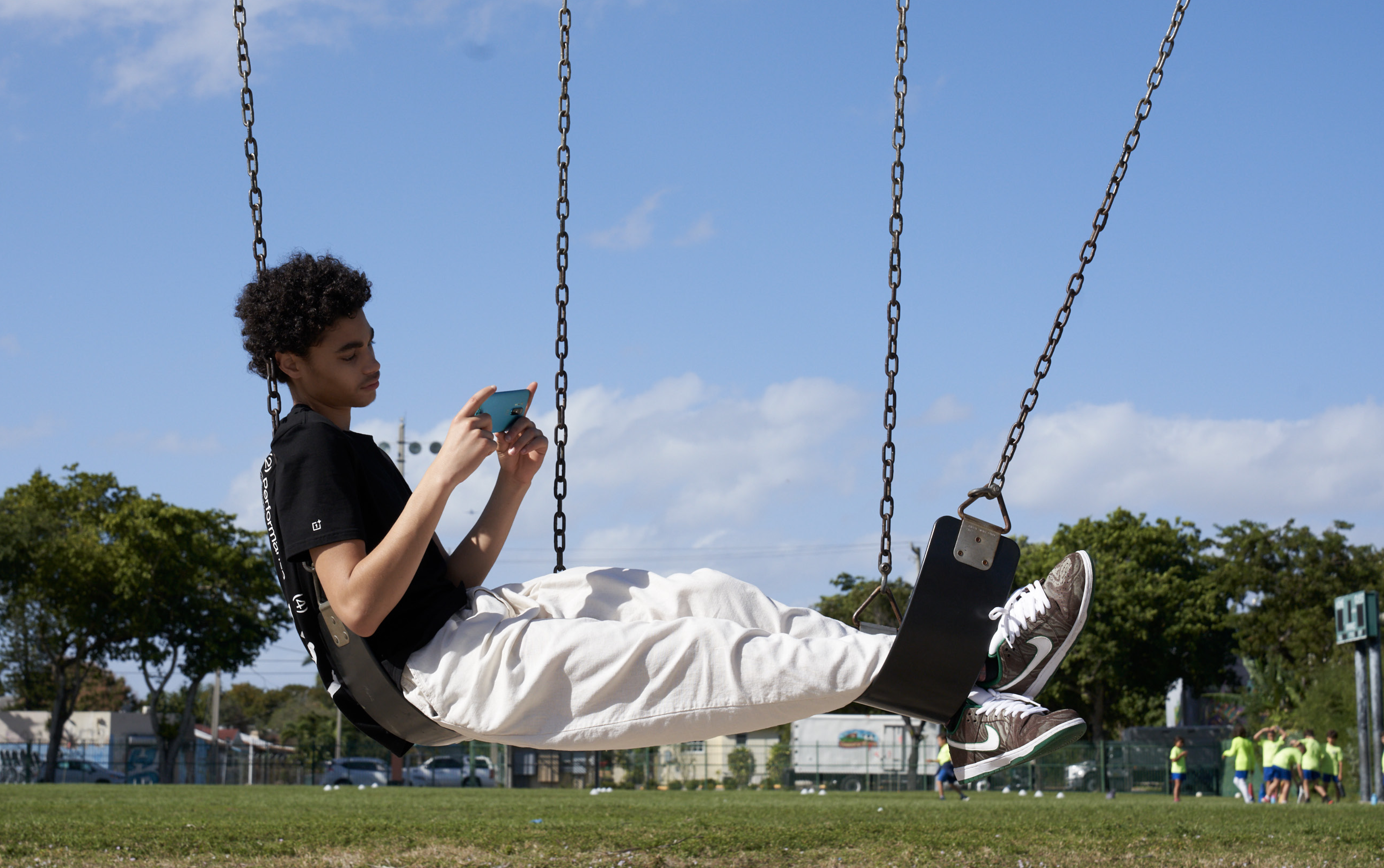 OnePlus_Swings